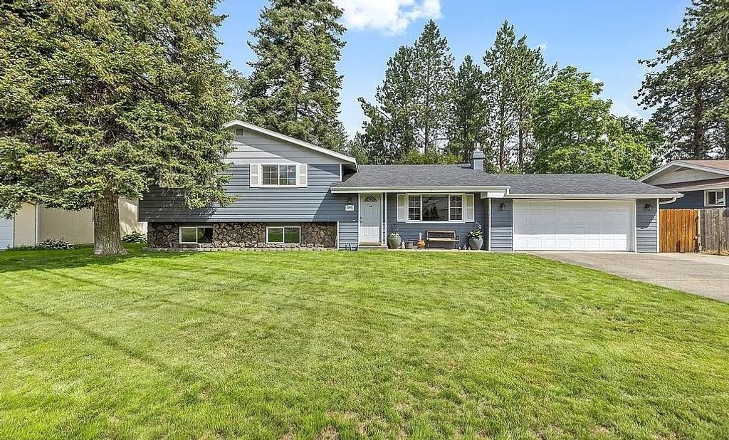 Photo of 10721 E 26TH St, Spokane Valley, WA 99206 (MLS # 202621270)