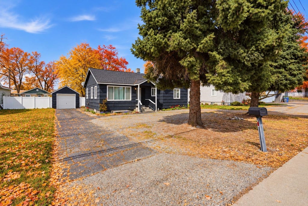 Photo of 309 N McDonald Rd, Spokane, WA 99216 (MLS # 202626087)