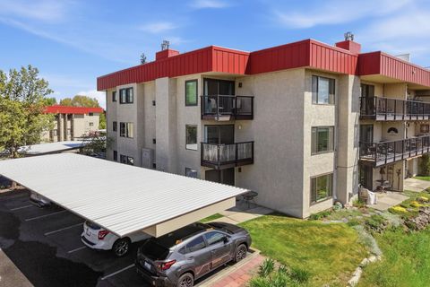 Photo of 164 S Coeur D'Alene St, Spokane, WA 99201 (MLS # 202616435)