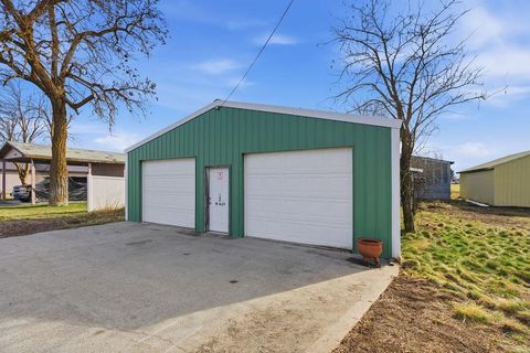 Photo of 160 SW Creston Ave, Creston, WA 99117 (MLS # 202613872)