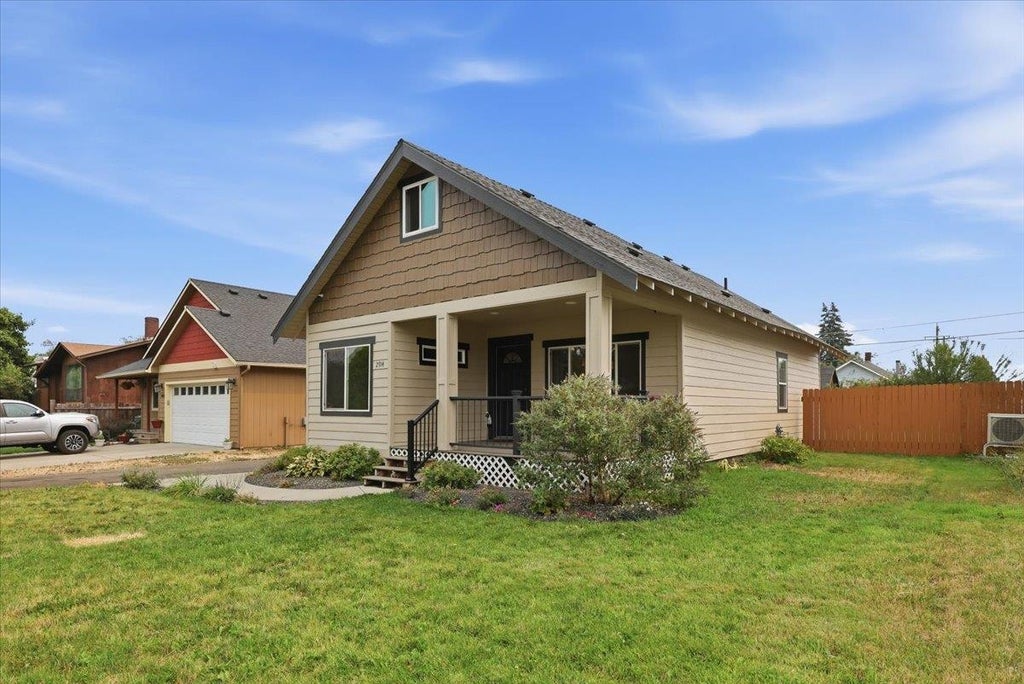 Photo of 2914 N NELSON St, Spokane, WA 99207 (MLS # 202625636)