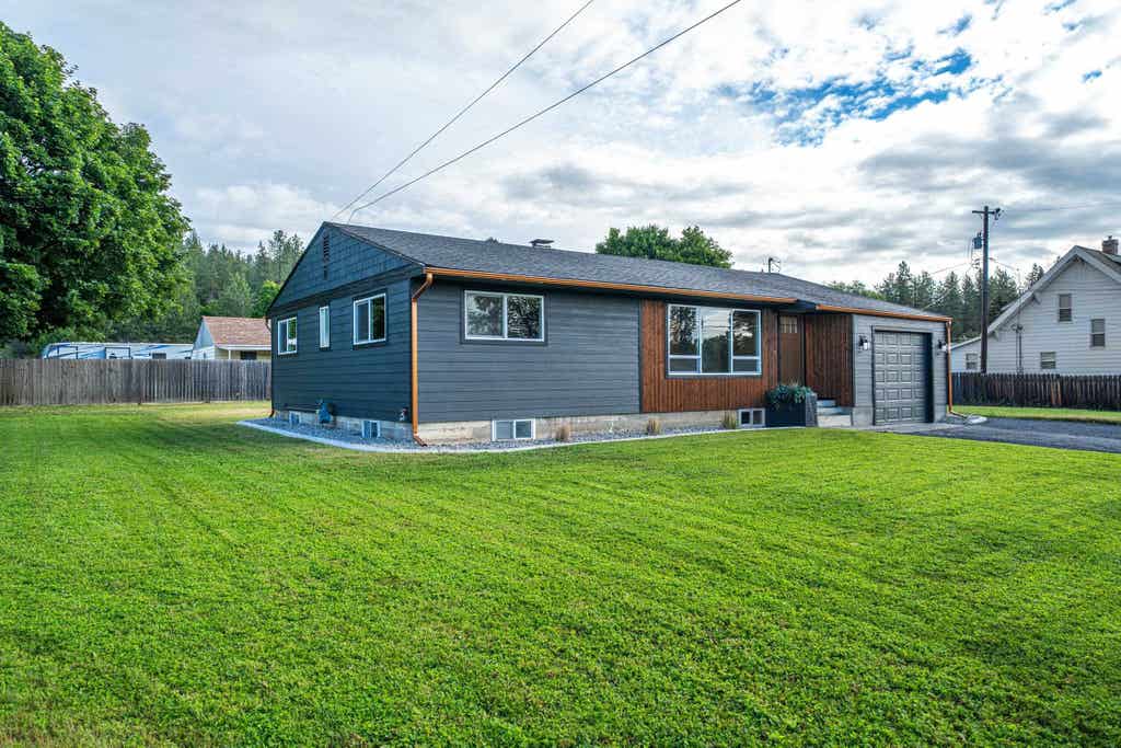 Photo of 8303 E Upriver Dr, Spokane, WA 99212 (MLS # 202619052)