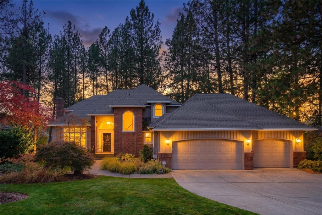 Photo of 6614 S Westchester Dr, Spokane, WA 99223 (MLS # 202625841)