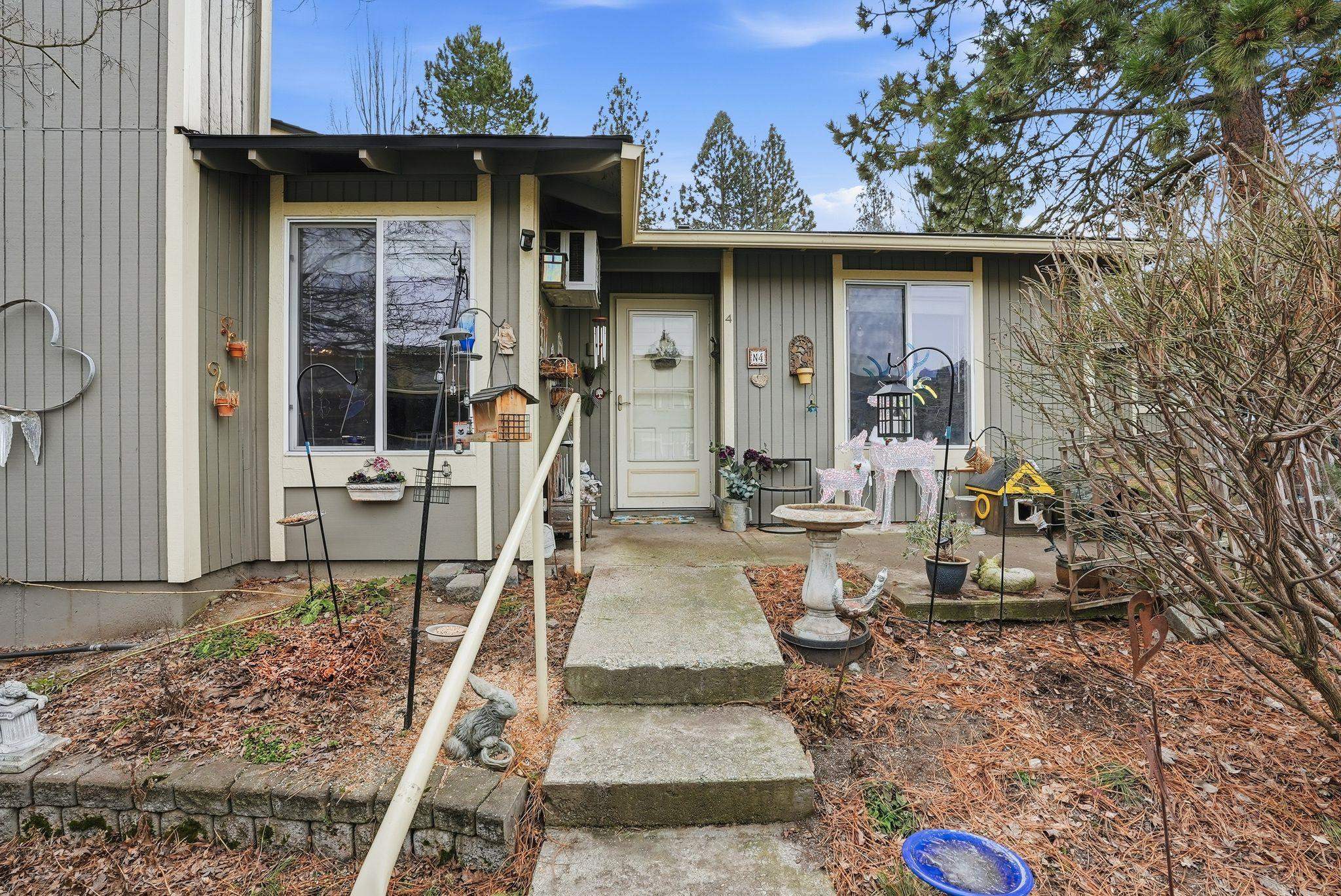 Photo 1 of 17 — 6015 E 6th Ave, Spokane Valley, WA 99212