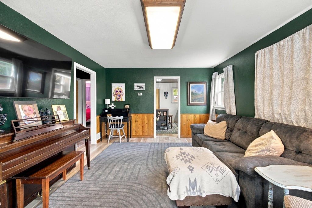 Photo of 475 S Oak St, Colville, WA 99114 (MLS # 202625998)