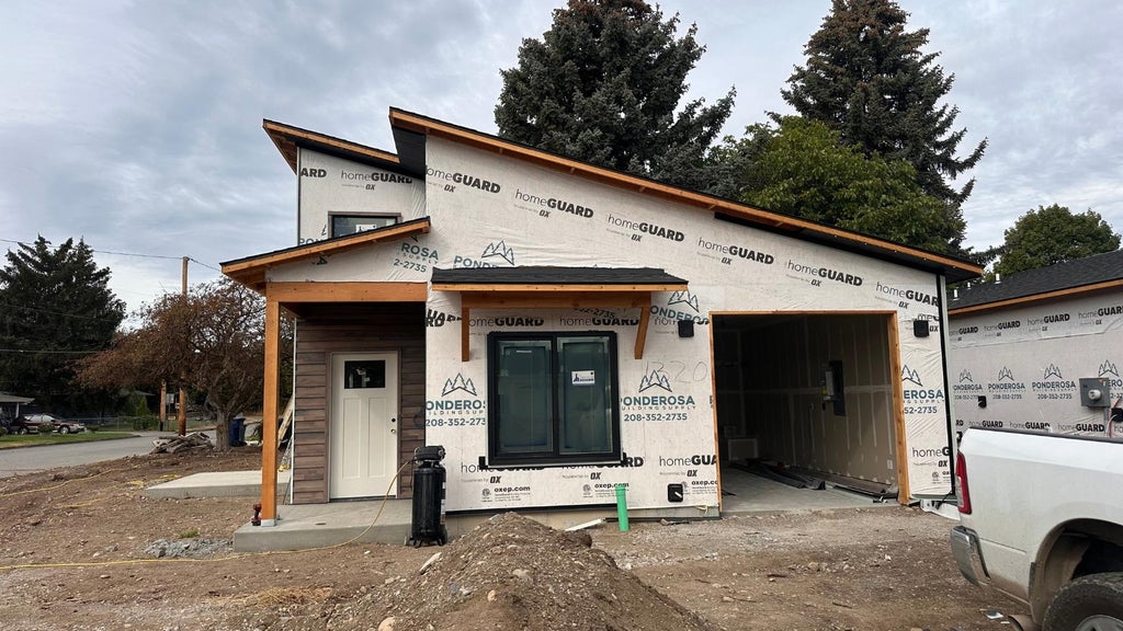 Photo of 1320 S Marigold Rd, Spokane Valley, WA 99037 (MLS # 202624095)