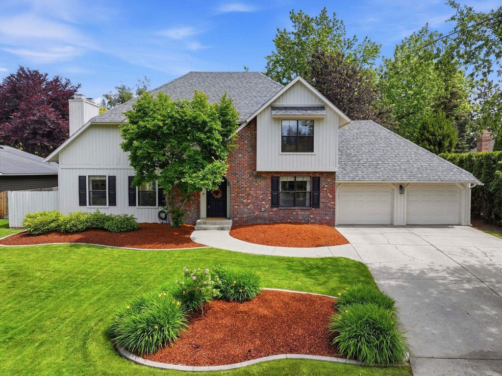 Photo of 5005 S Hogan St, Spokane, WA 99223 (MLS # 202619154)