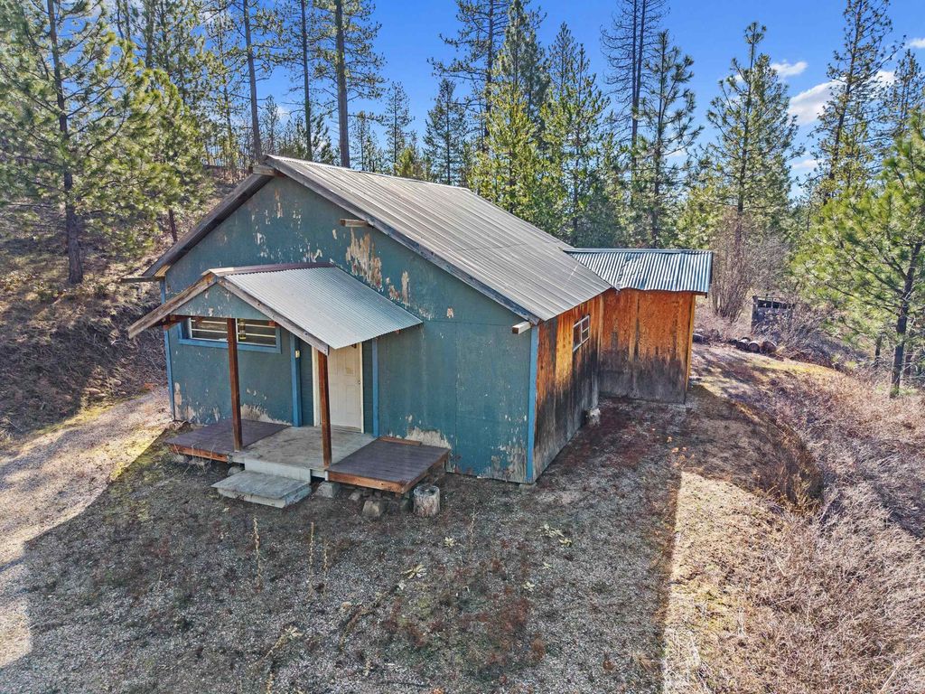 Photo of 5324 Olinger Rd Rd, Springdale, WA 99173 (MLS # 202616257)