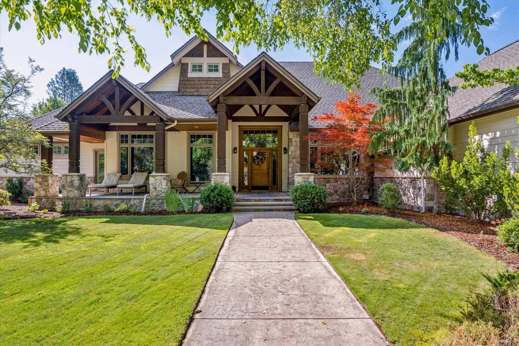 Photo of 13615 N Riverbluff Ln, Spokane, WA 99208 (MLS # 202623518)