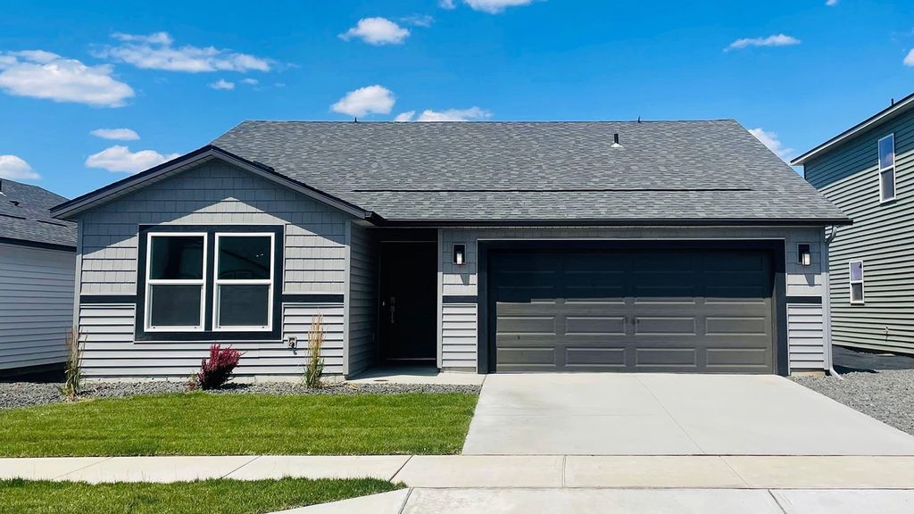 Photo of 907 E L St, Deer Park, WA 99006 (MLS # 202612195)