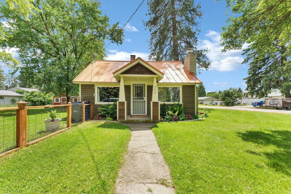 Photo of 402 6TH Ave, Deer Park, WA 99006 (MLS # 202619113)