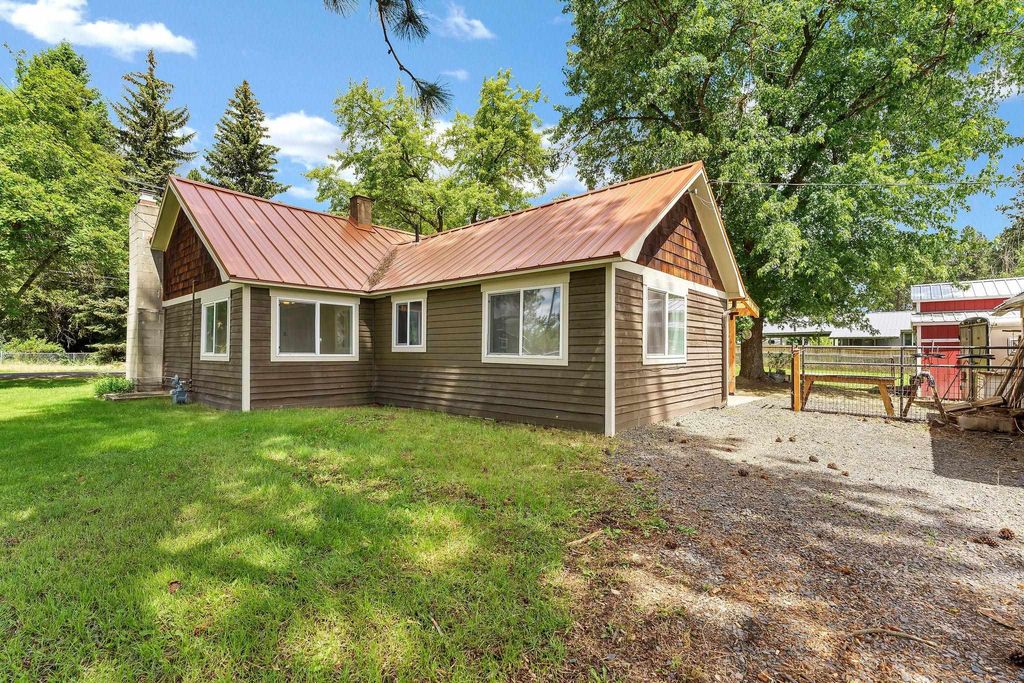 Photo of 402 6TH Ave, Deer Park, WA 99006 (MLS # 202619113)