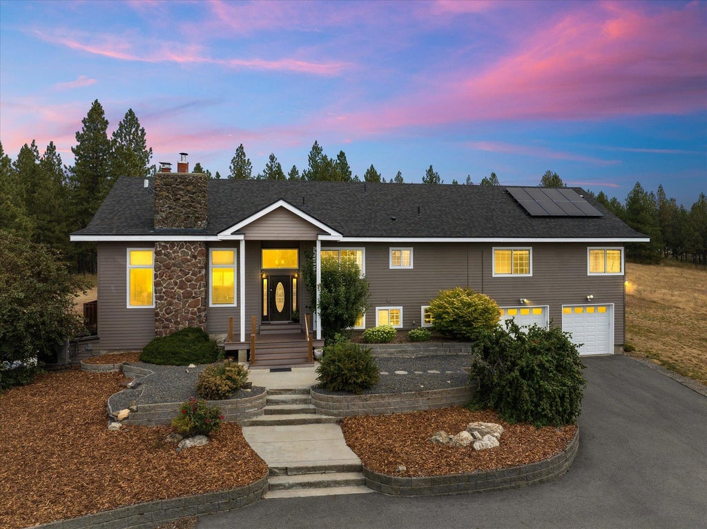 Photo of 12615 S Thunder Mountain Ln, Valleyford, WA 99036 (MLS # 202623610)