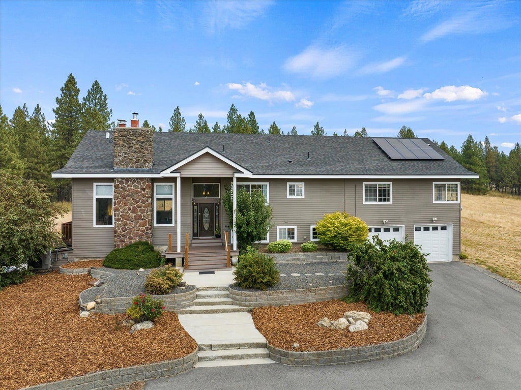 Photo of 12615 S Thunder Mountain Ln, Valleyford, WA 99036 (MLS # 202623610)