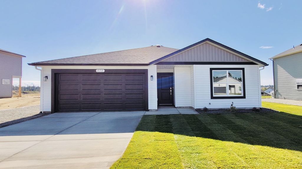 Photo of 918 E K St, Deer Park, WA 99006 (MLS # 202610665)