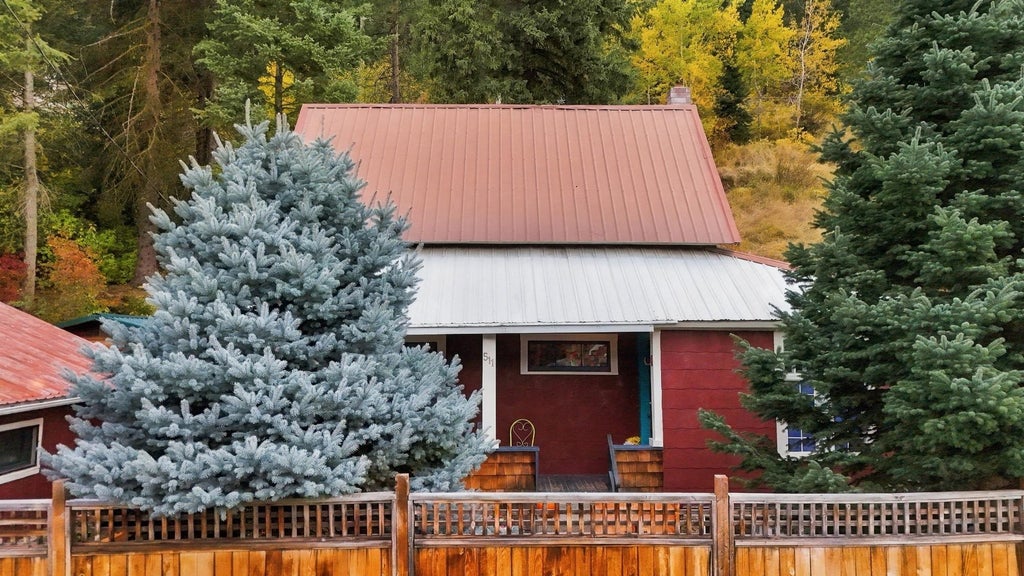 Photo of 511 Hunter St, Other, ID 83846 (MLS # 202625969)