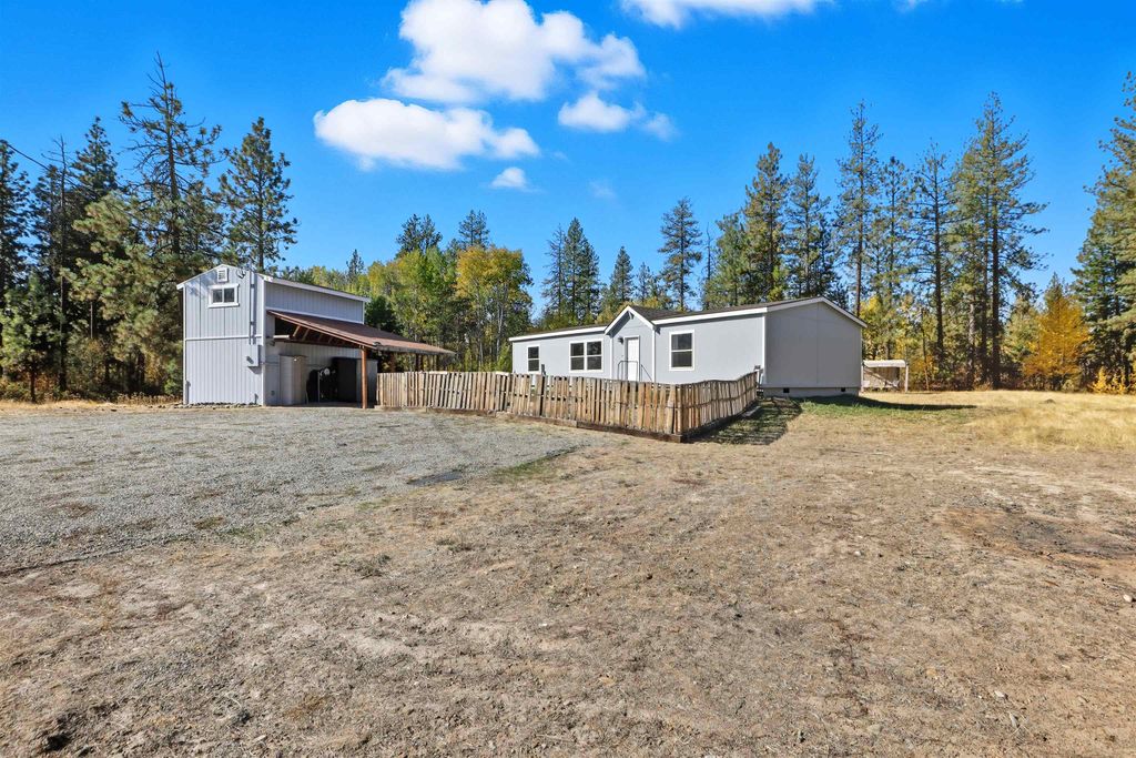 Photo of 13510 W Farwell Rd, Nine Mile Falls, WA 99026 (MLS # 202525414)