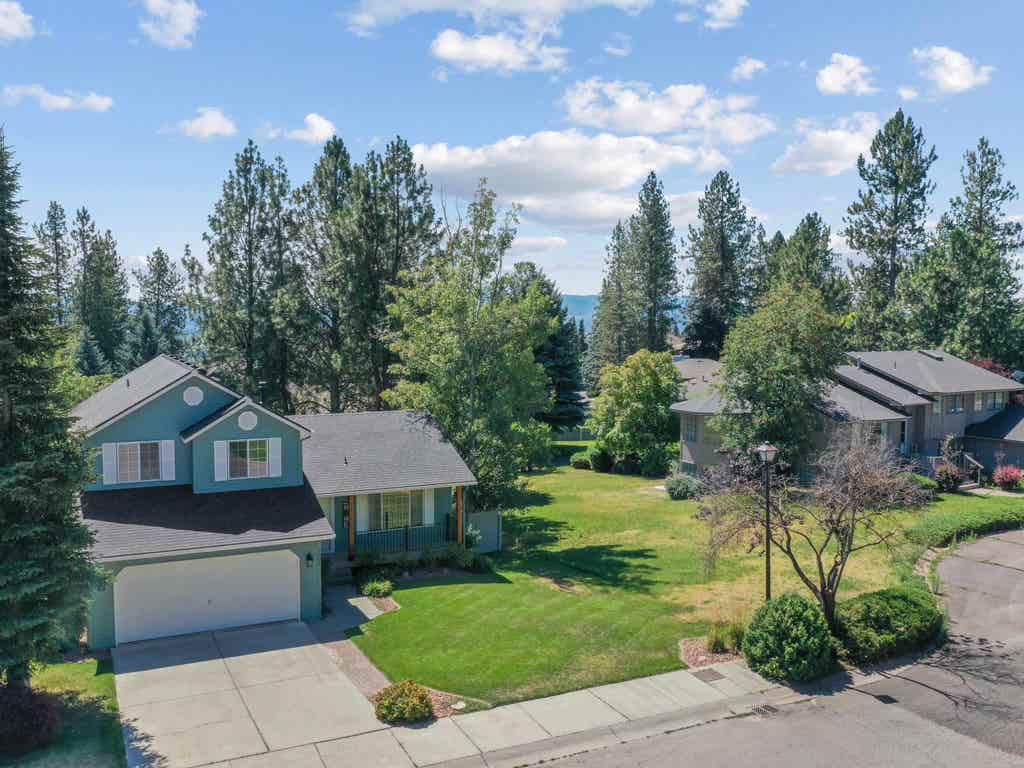 Photo of 7902 E Woodland Park Dr, Spokane, WA 99212 (MLS # 202621103)