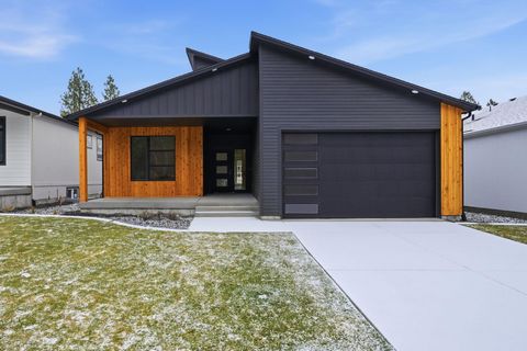 Photo of 3335 S Morrill Ln, Spokane, WA 99223 (MLS # 202611417)