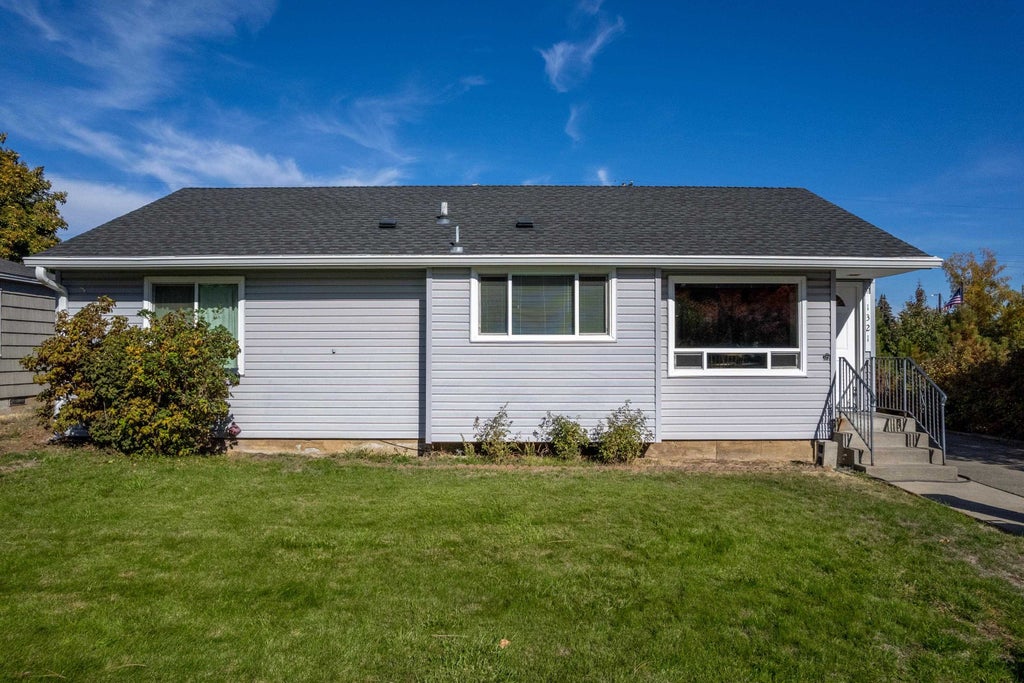 Photo of 1321 E 33rd Ave, Spokane, WA 99203 (MLS # 202625455)