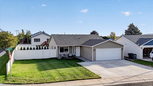 736 E CARRIE DR, MEDICAL LAKE, WA 99022 - Image db0fe4d106a4dce79a704d822f4c4d8a/2565660239
