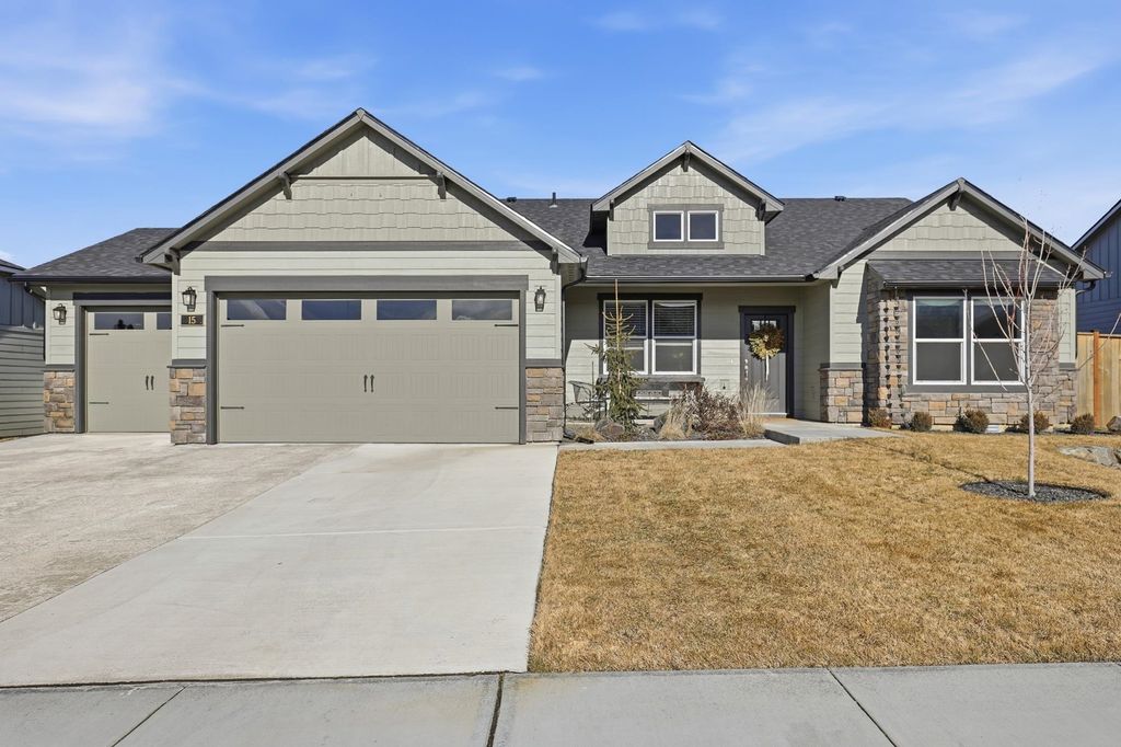 Photo of 15 E 12th St, Deer Park, WA 99006 (MLS # 202612031)