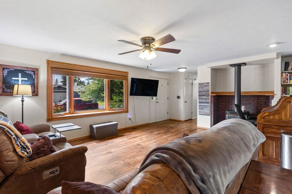 Photo of 6204 N OXFORD Dr, Spokane, WA 99208 (MLS # 202525464)