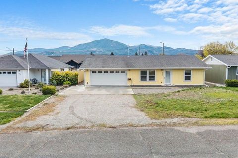 Photo of 430 E 9TH Ave, Kettle Falls, WA 99141 (MLS # 202615470)