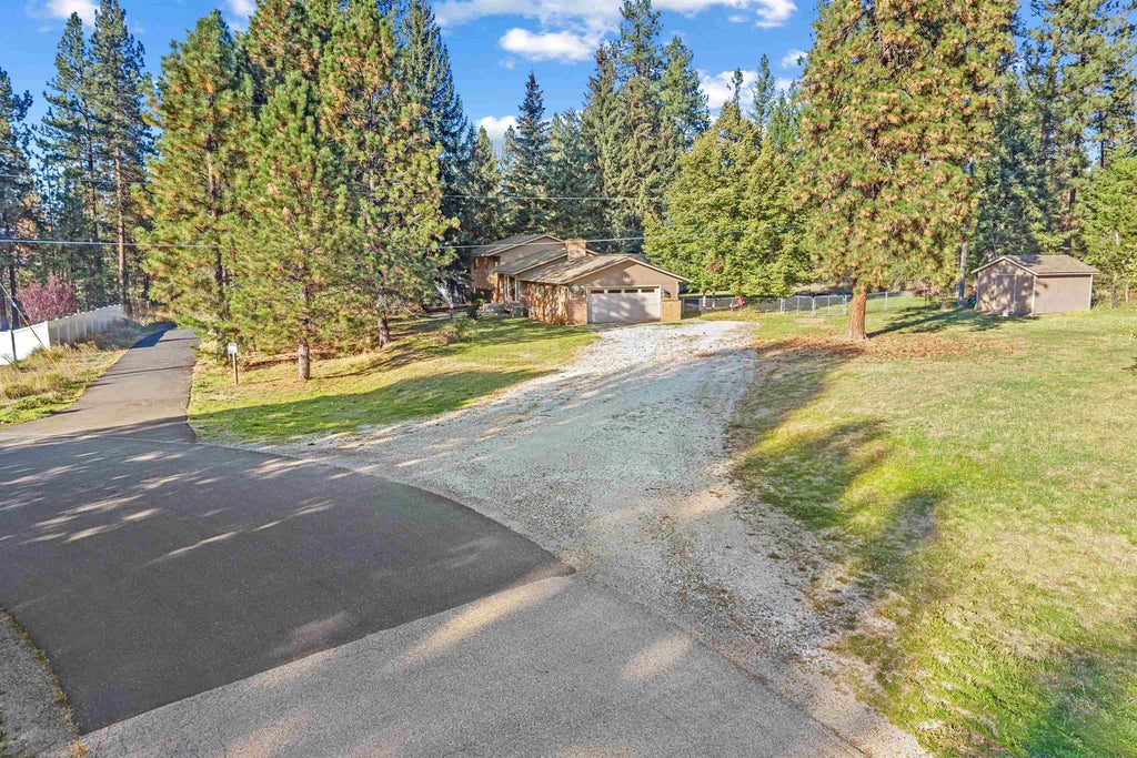 Photo of 104 N Washington St, Deer Park, WA 99006 (MLS # 202625973)