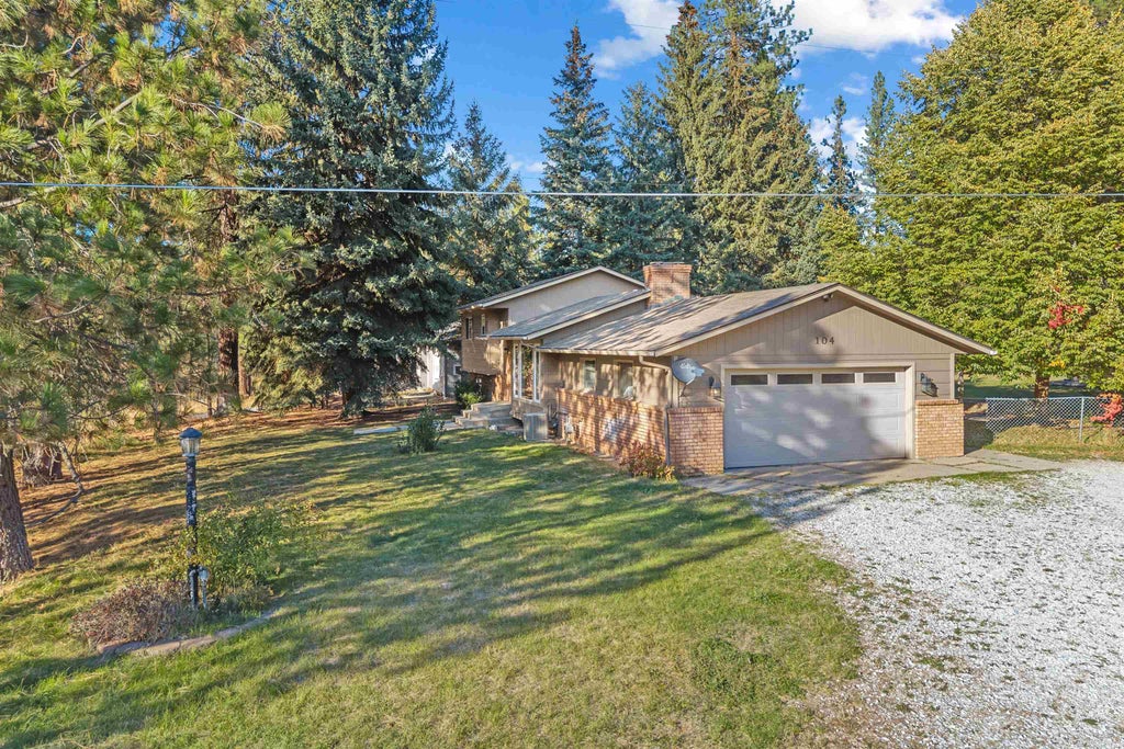 Photo of 104 N Washington St, Deer Park, WA 99006 (MLS # 202625973)