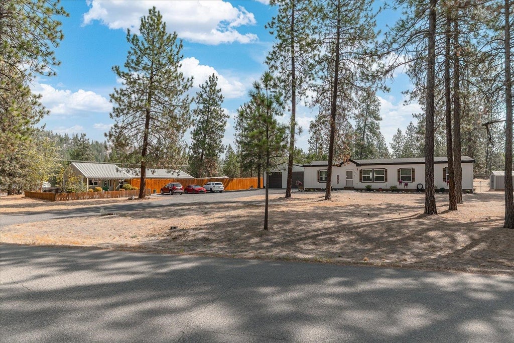 Photo of 6297 Sundown Rd, Nine Mile Falls, WA 99026 (MLS # 202623235)