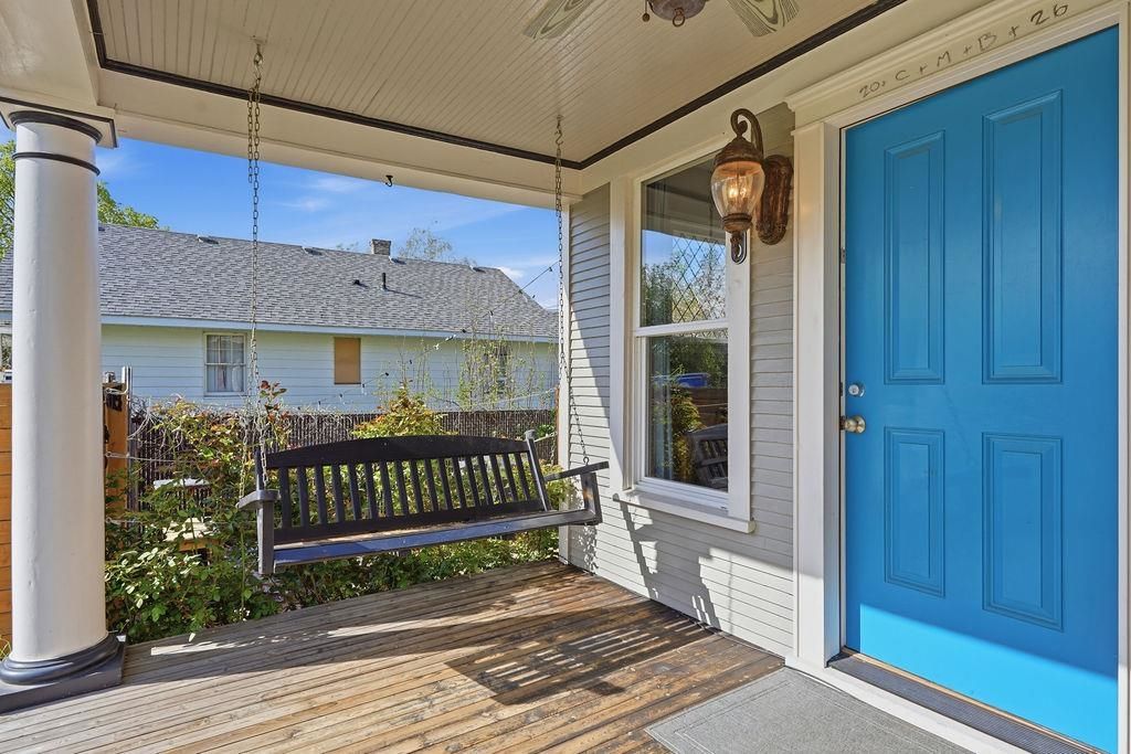 Photo of 2323 N Wall St, Spokane, WA 99205 (MLS # 202615915)