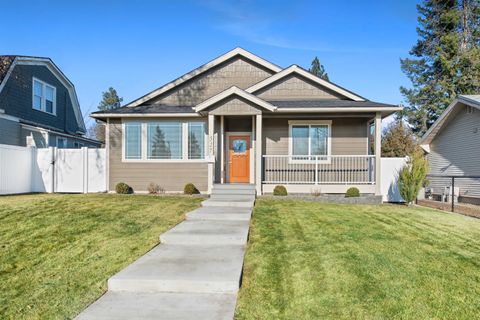 Photo of 527 E Queen Ave, Spokane, WA 99207 (MLS # 202527060)