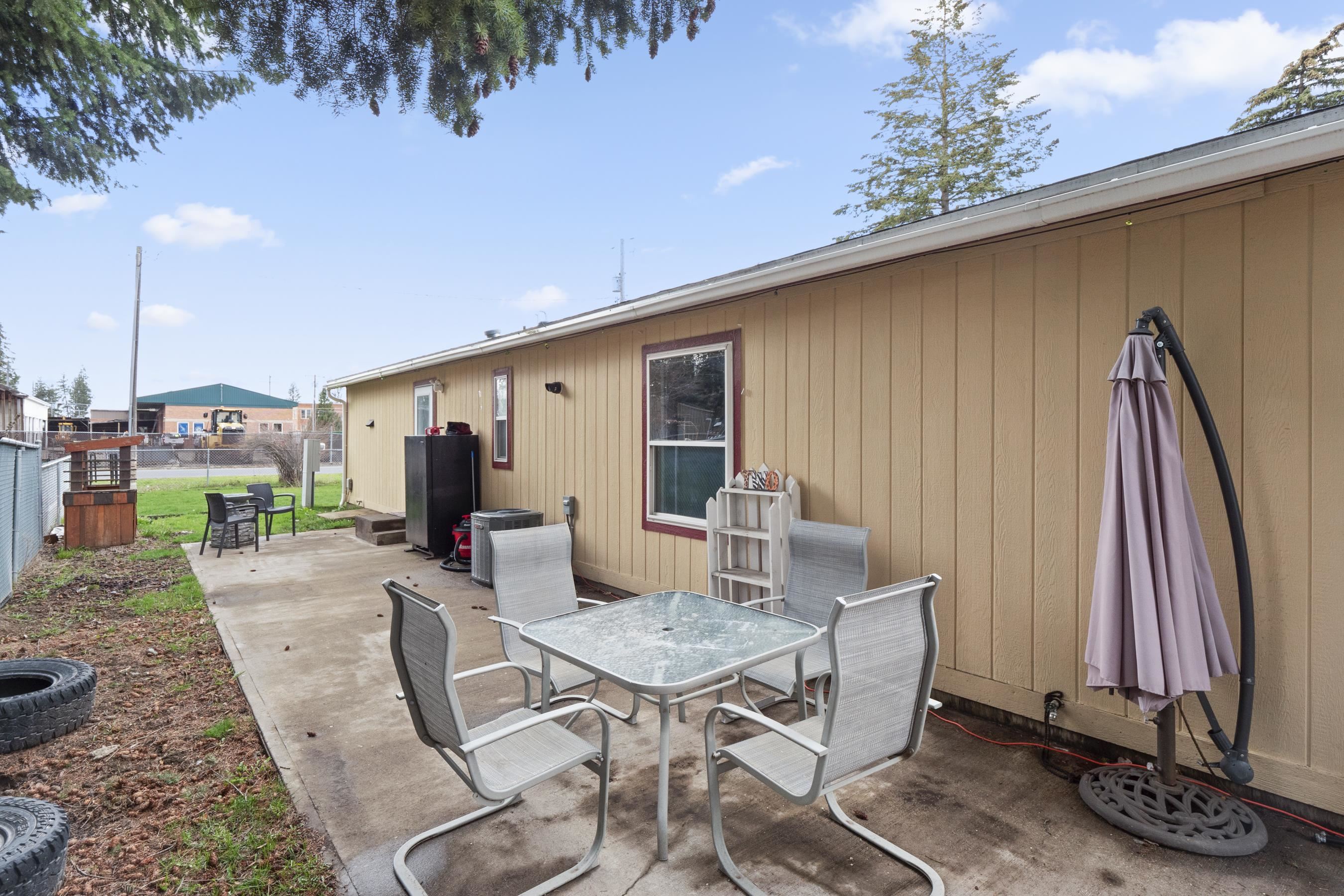 Photo 37 of 44 of 104 N Stevens Ave mobile home