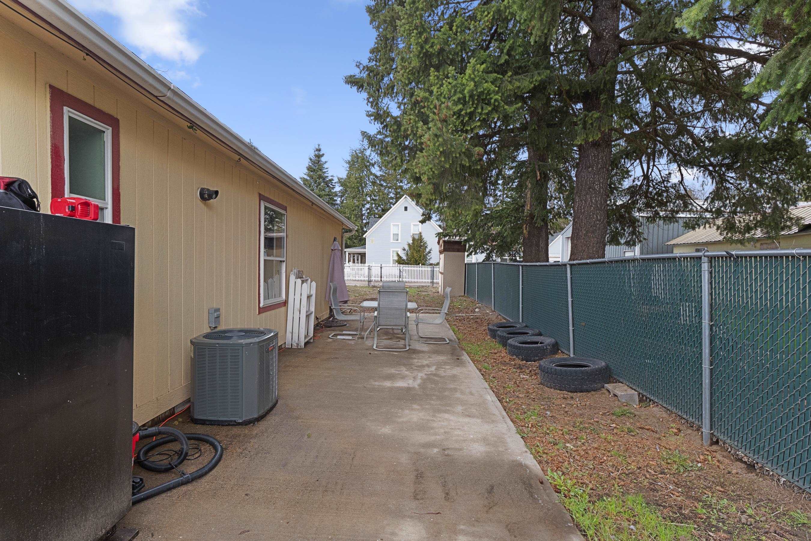 Photo 39 of 44 of 104 N Stevens Ave mobile home