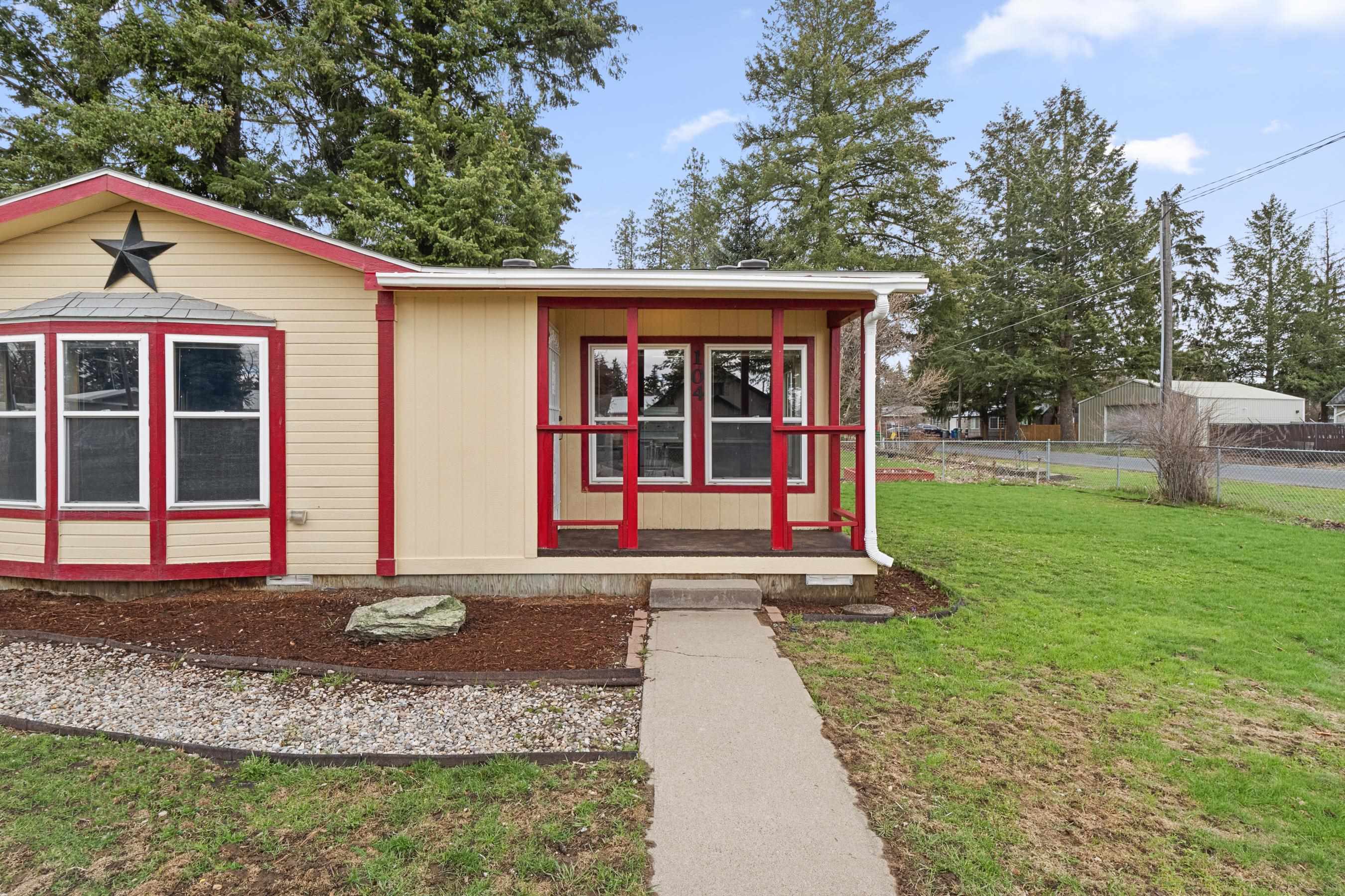 Photo 5 of 44 of 104 N Stevens Ave mobile home