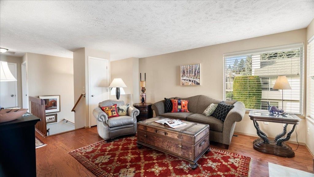 Photo of 914 E Calkins Dr, Spokane, WA 99208 (MLS # 202525486)