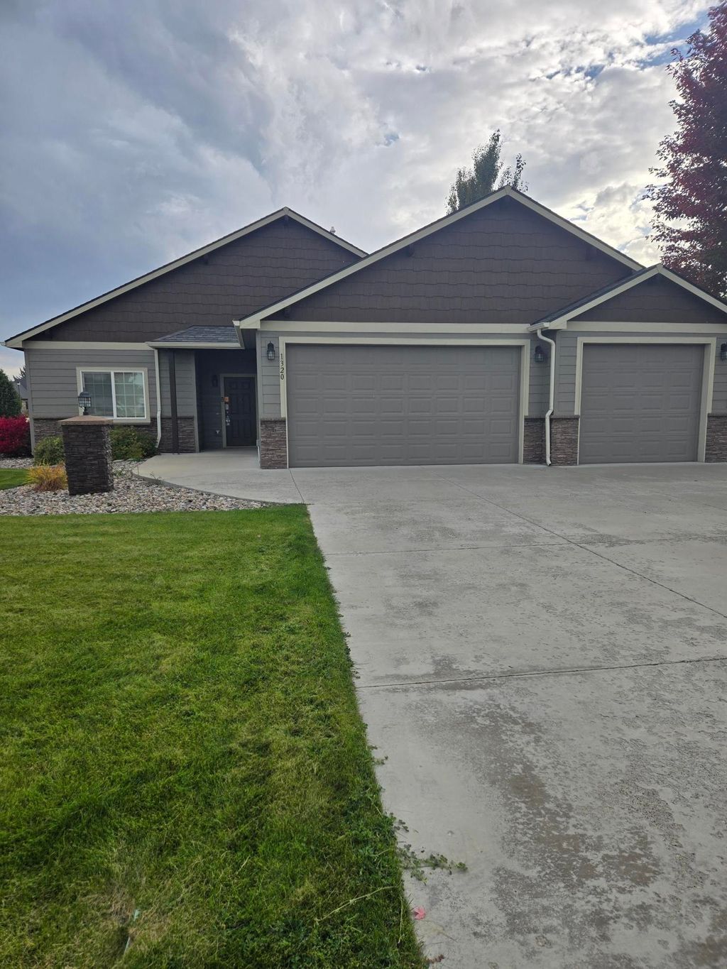 Photo of 1320 E Chelan Ct, Deer Park, WA 99006 (MLS # 202525398)