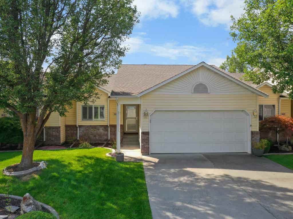 Photo of 1610 S Newer Ln, Spokane Valley, WA 99037 (MLS # 202622952)