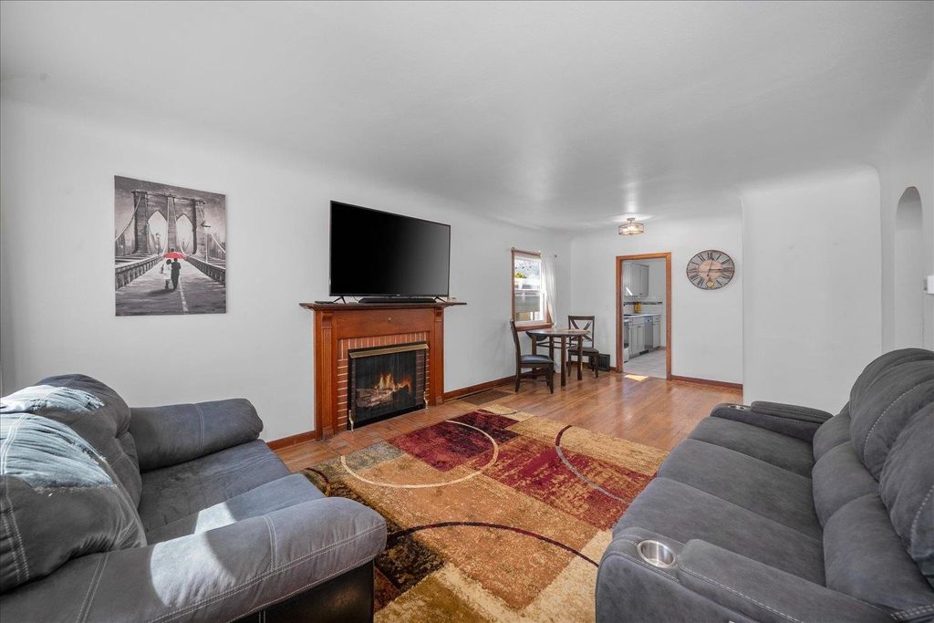 Photo of 541 E Hoffman Ave, Spokane, WA 99207 (MLS # 202615970)