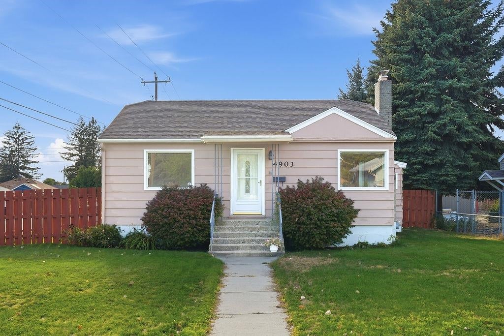 Photo of 4903 N Elm St, Spokane, WA 99205 (MLS # 202625780)
