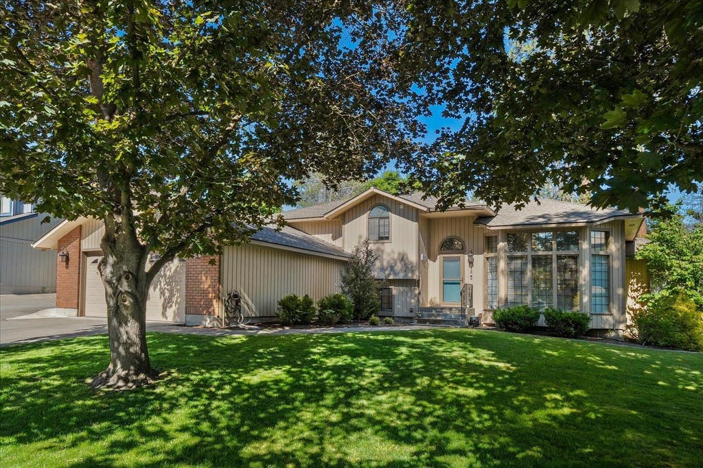 Photo of 5116 W Ridgecrest Dr, Spokane, WA 99208 (MLS # 202619280)