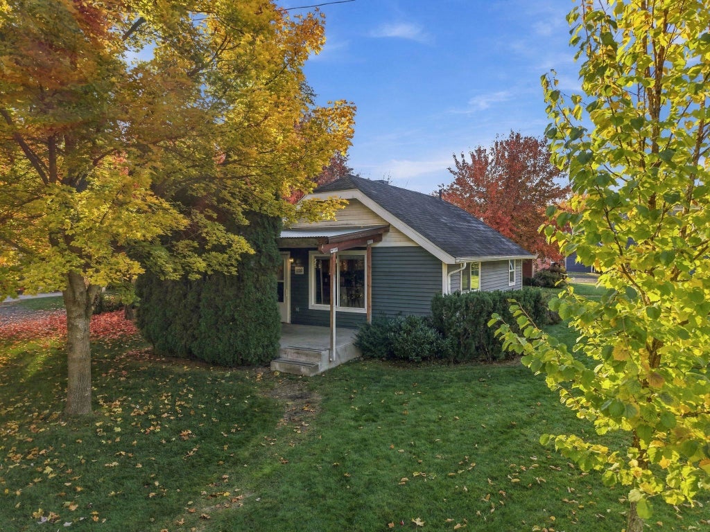 Photo of 1126 S Coeur d'Alene St, Spokane, WA 99224 (MLS # 202626126)