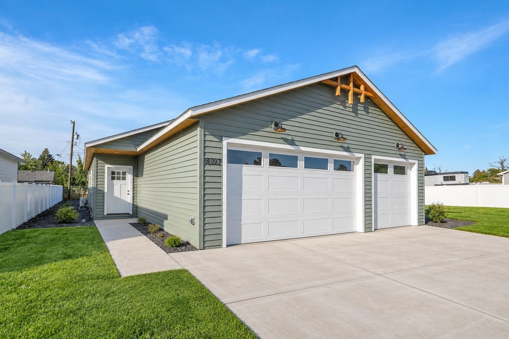 Photo of 8117 E Baldwin Ave, Spokane, WA 99212 (MLS # 202624093)