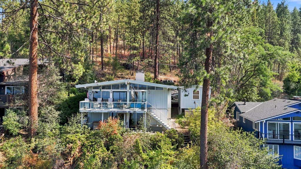 Photo of 24221 E Tum Tum Dr, Liberty Lake, WA 99019 (MLS # 202622920)