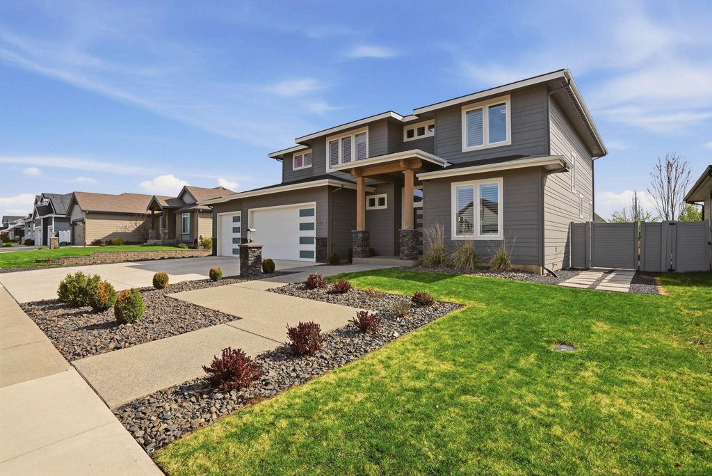 Photo of 7602 N Rye St, Spokane, WA 99208 (MLS # 202615642)