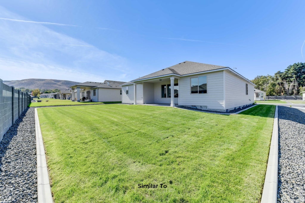 Photo of 1425 N High Desert Dr, Deer Park, WA 99006 (MLS # 202625439)