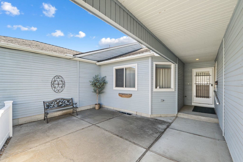 Photo of 10602 E Nixon Ln, Spokane Valley, WA 99206 (MLS # 202625625)