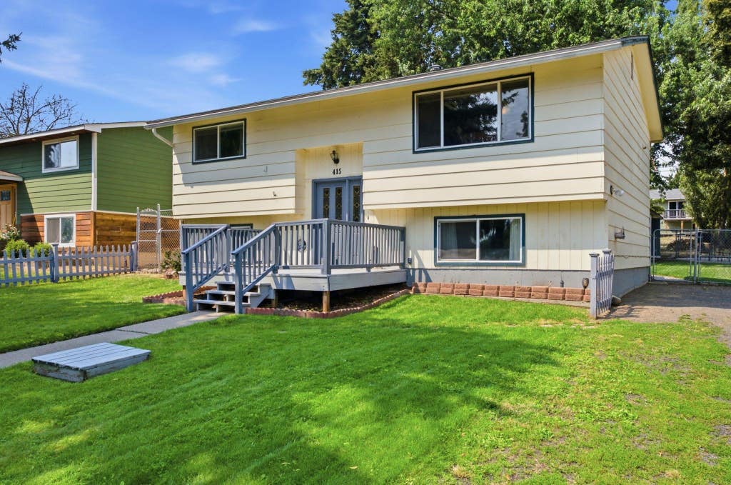 Photo of 415 N Silver Lake Ave, Medical Lake, WA 99022 (MLS # 202622059)