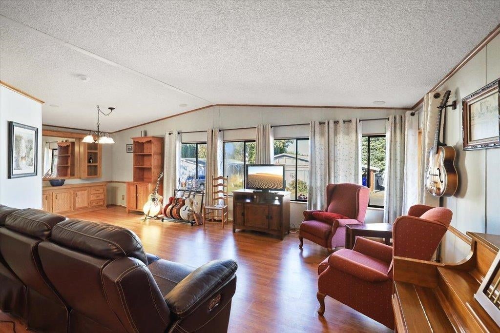 Photo of 3316 E Valley Forge Ln, Mead, WA 99021 (MLS # 202625765)